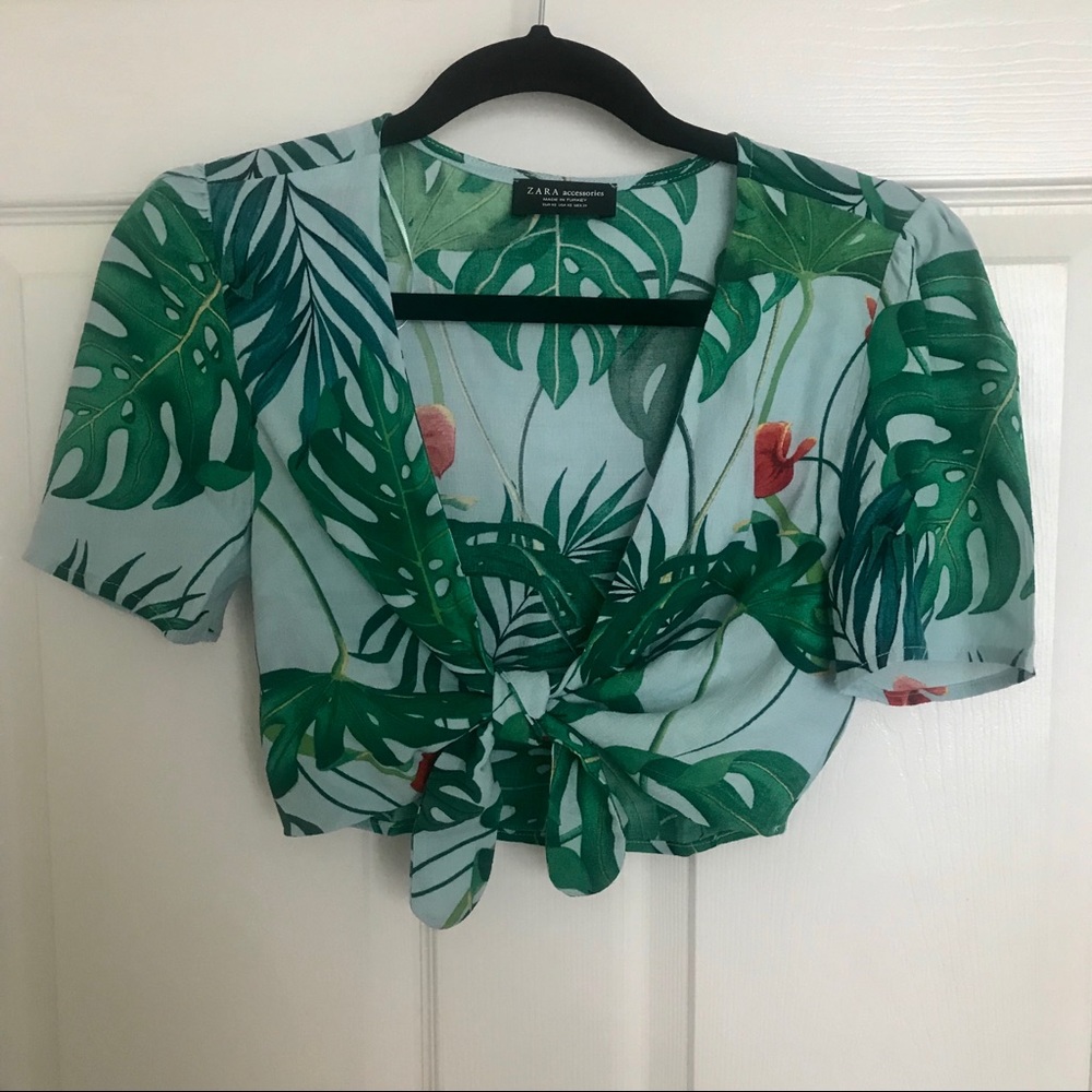 Tropical Print Tie Front Crop Top